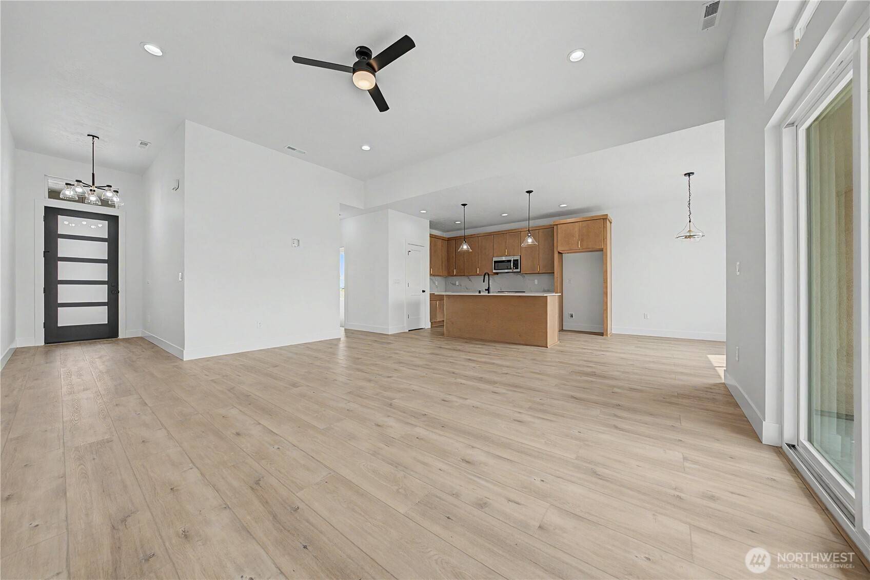 703 N ST NE, Quincy, WA 98848