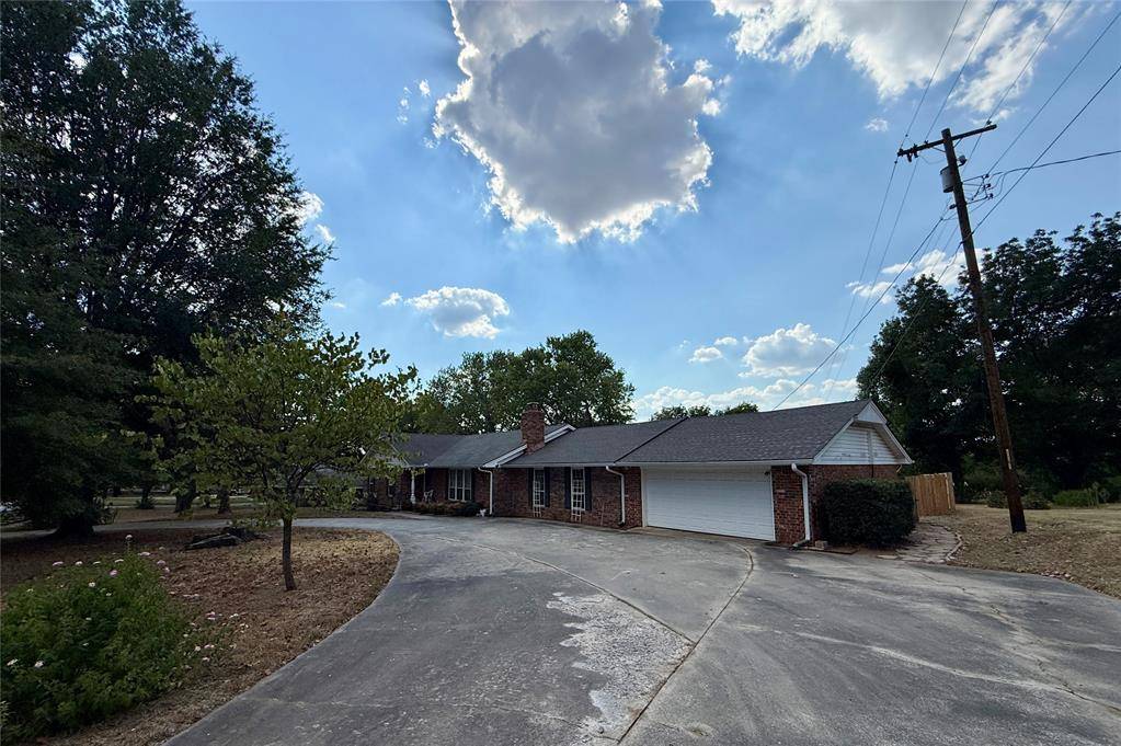 2401 Grisso DR, Seminole, OK 74868