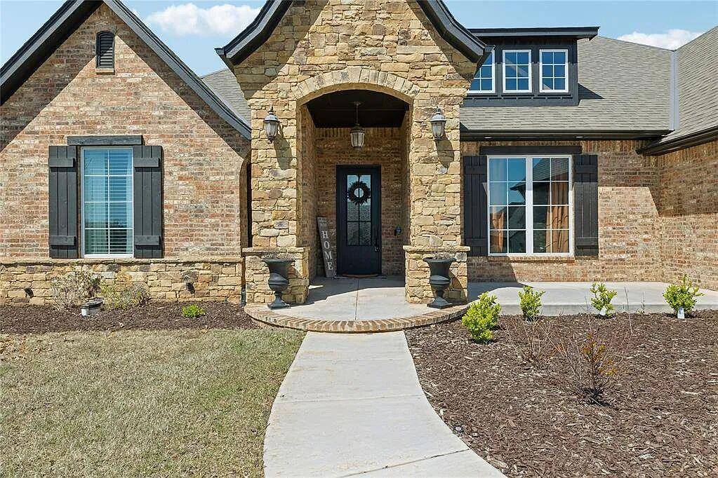 2585 Forest Glen DR, Choctaw, OK 73020