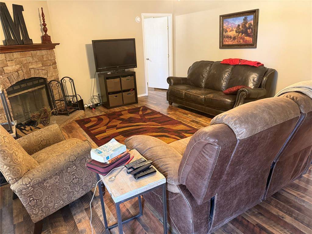 102 Castle Rock LN, Shawnee, OK 74804