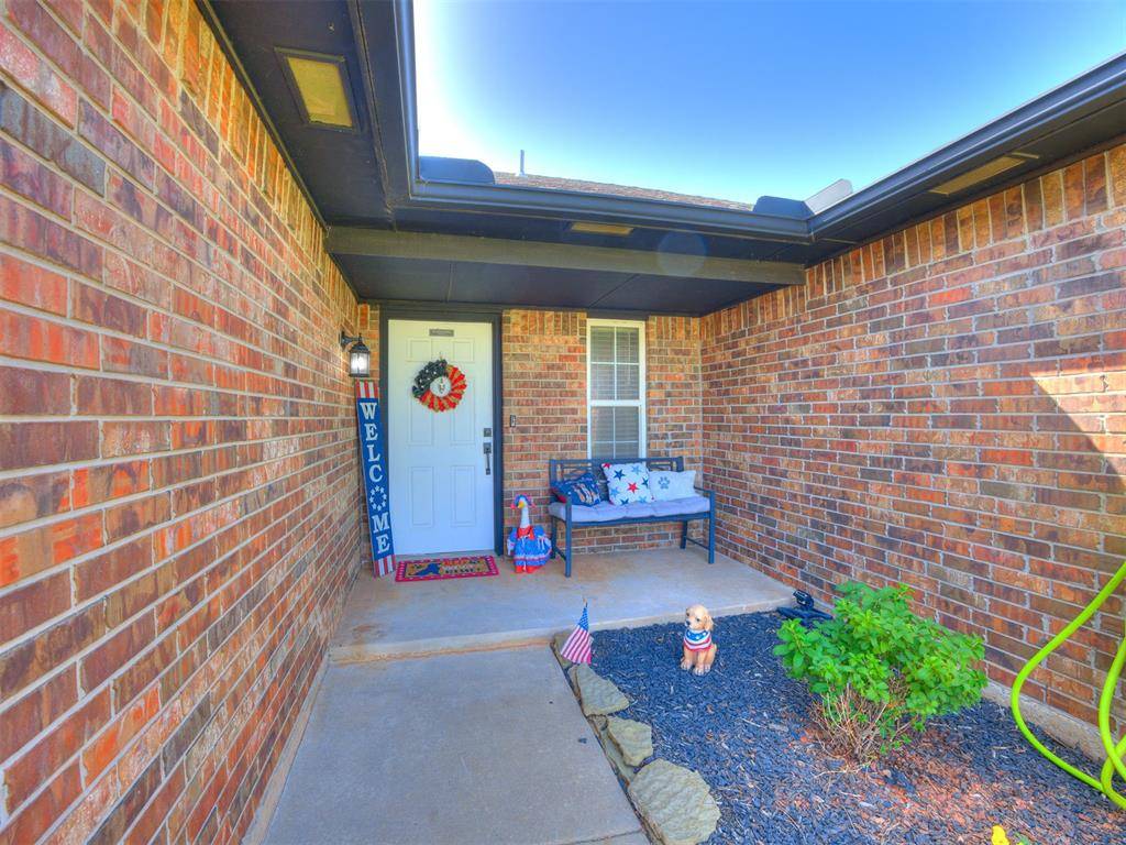625 SW 38th PL, Moore, OK 73160