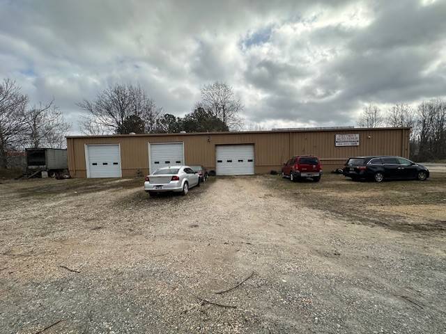 98 Oak Hill St, Camden, TN 38320