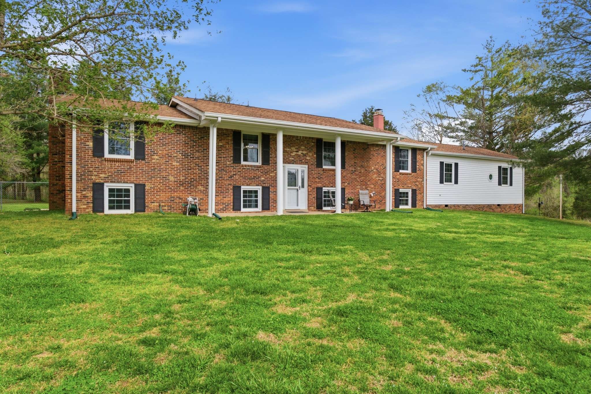 293 E Piney Rd, Dickson, TN 37055