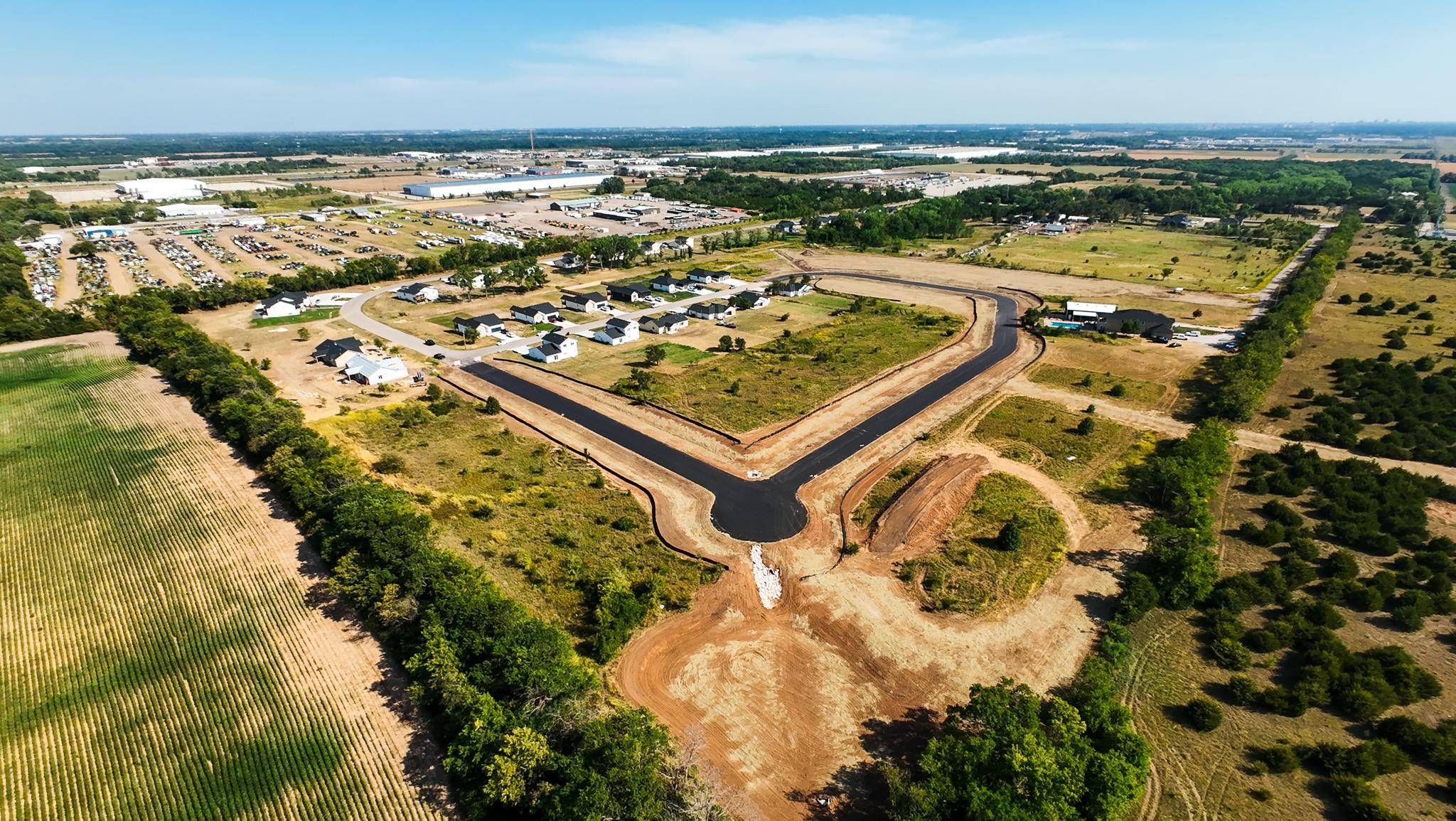 2880 E Ofelia St, Valley Center, KS 67147