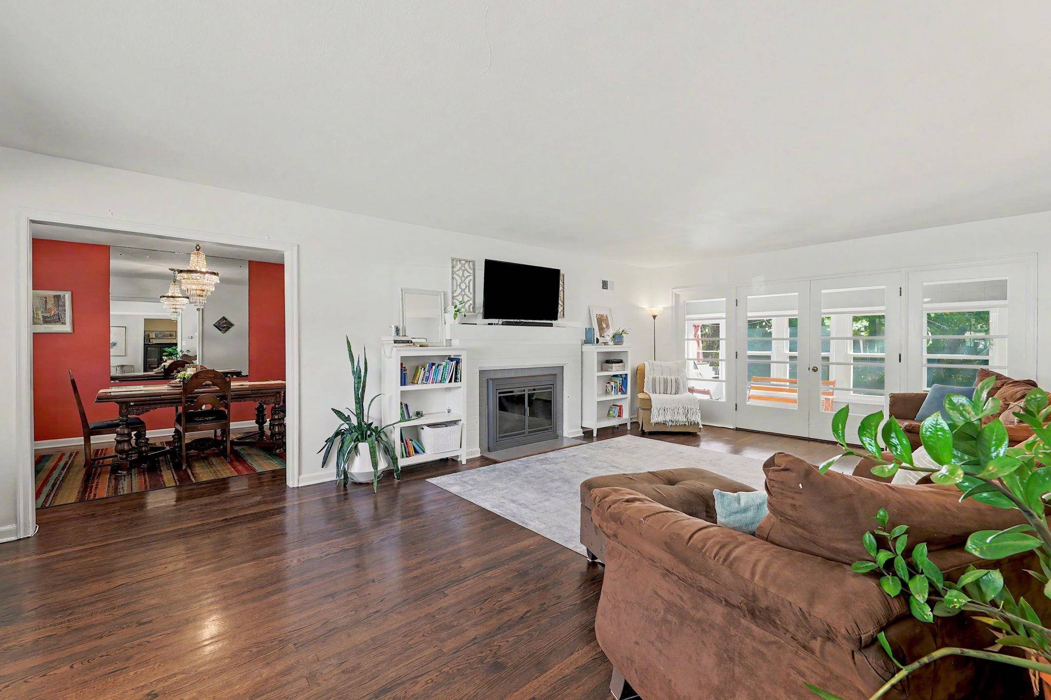 138 S PARKWOOD LN, Wichita, KS 67218-1613