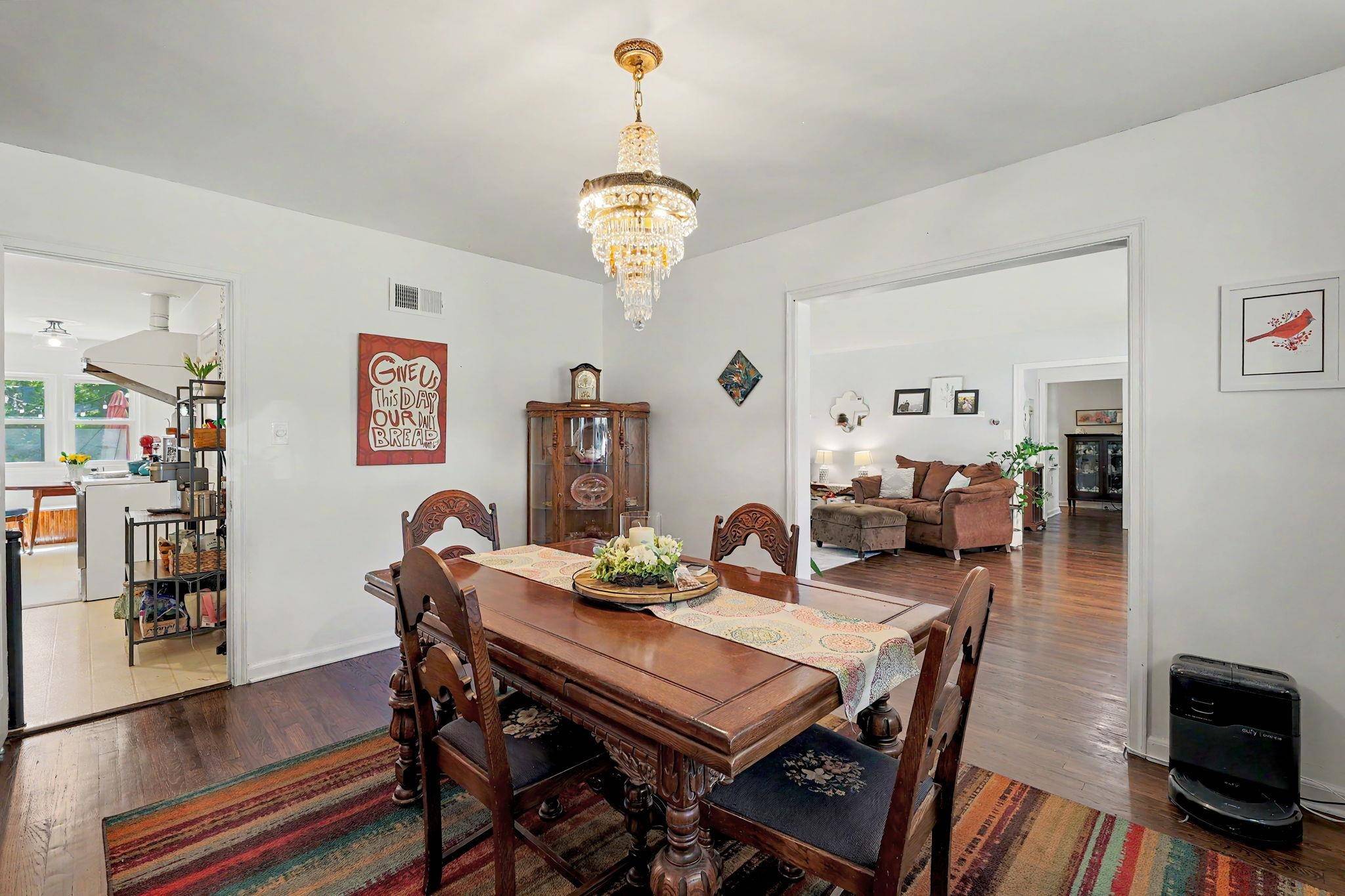 138 S PARKWOOD LN, Wichita, KS 67218-1613