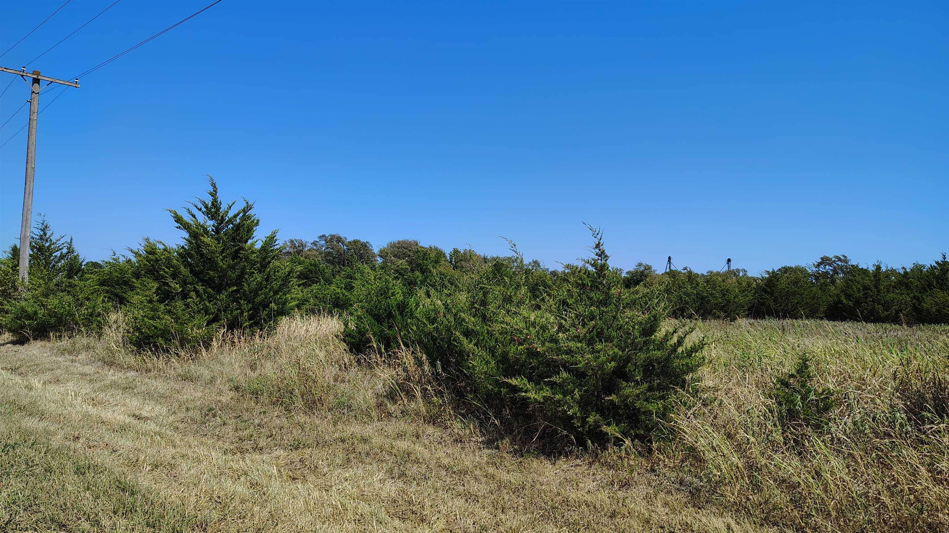 555 E 77th Ave North, Wellington, KS 67152