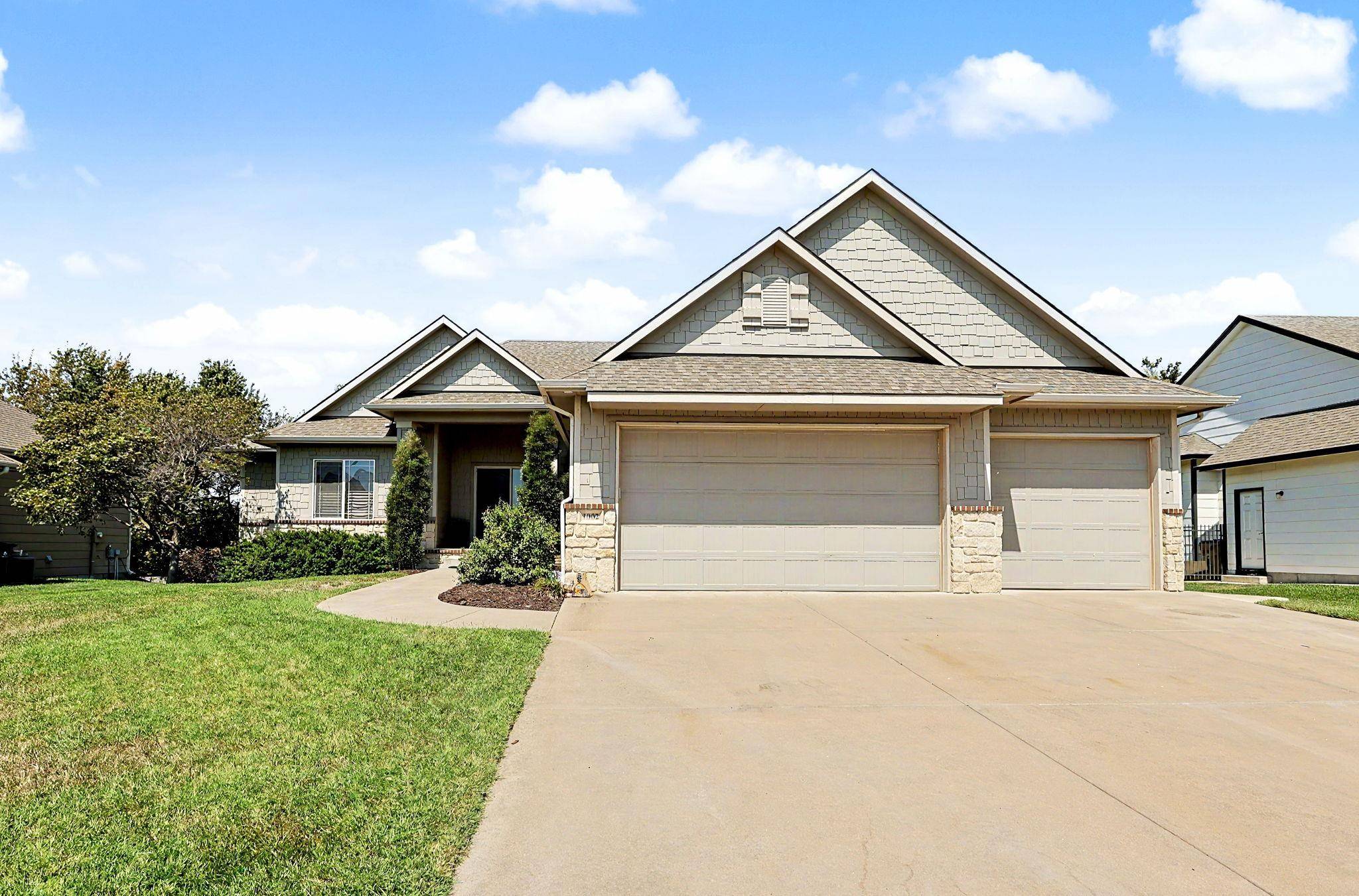 1002 E Woodstone Dr, Andover, KS 67002