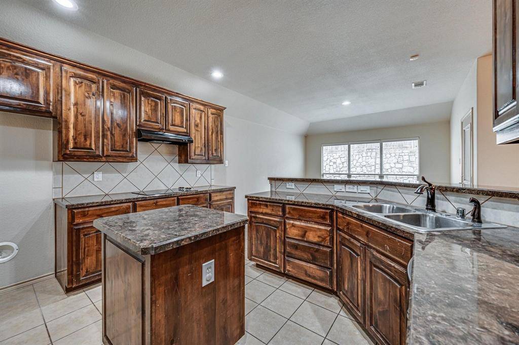 1114 Walter Stephenson Road, Midlothian, TX 76065