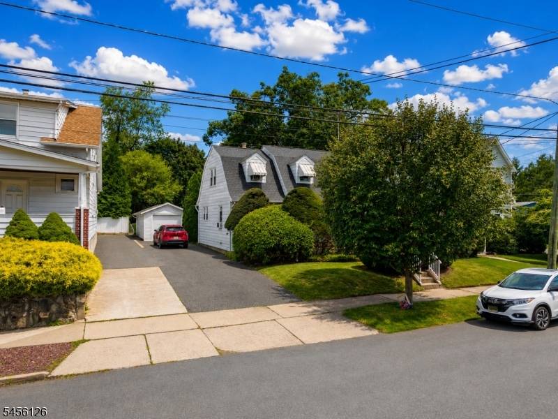 326 Rea Ave, Hawthorne Boro, NJ 07506