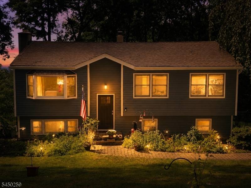 11 Hillsdale Dr, Vernon Twp., NJ 07461