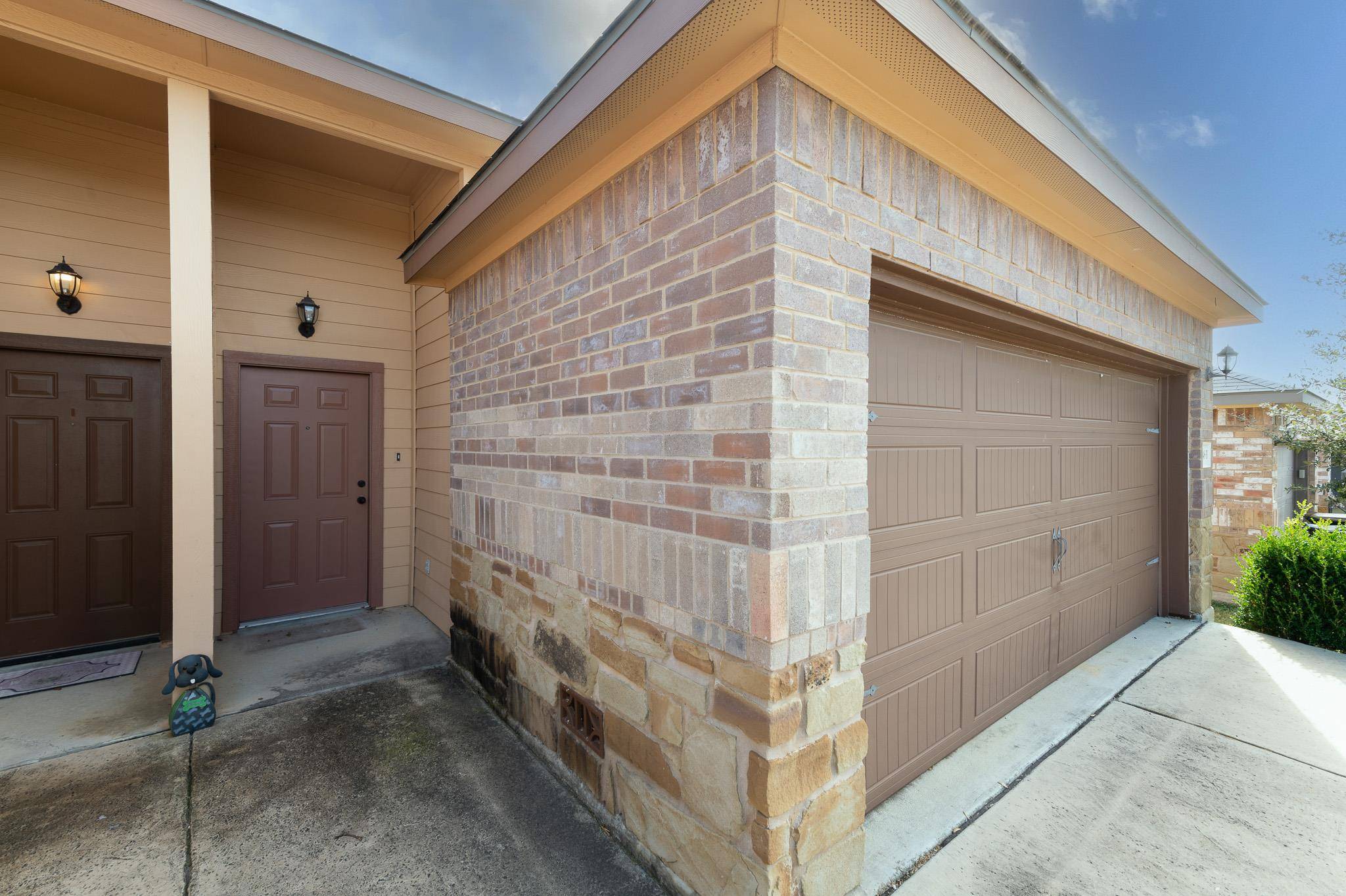 455 JACK RABBIT LN #B, Buda, TX 78610