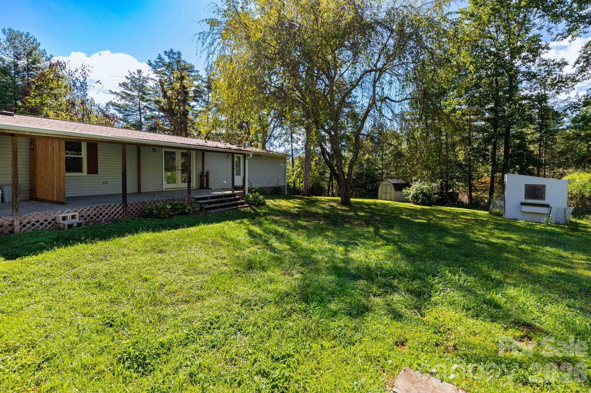 38 Mountainberry LN, Fairview, NC 28730