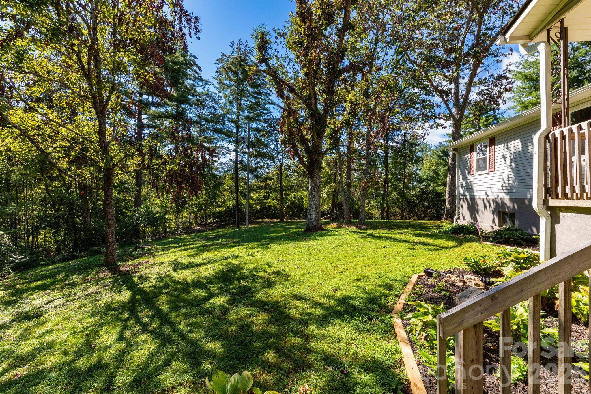 38 Mountainberry LN, Fairview, NC 28730