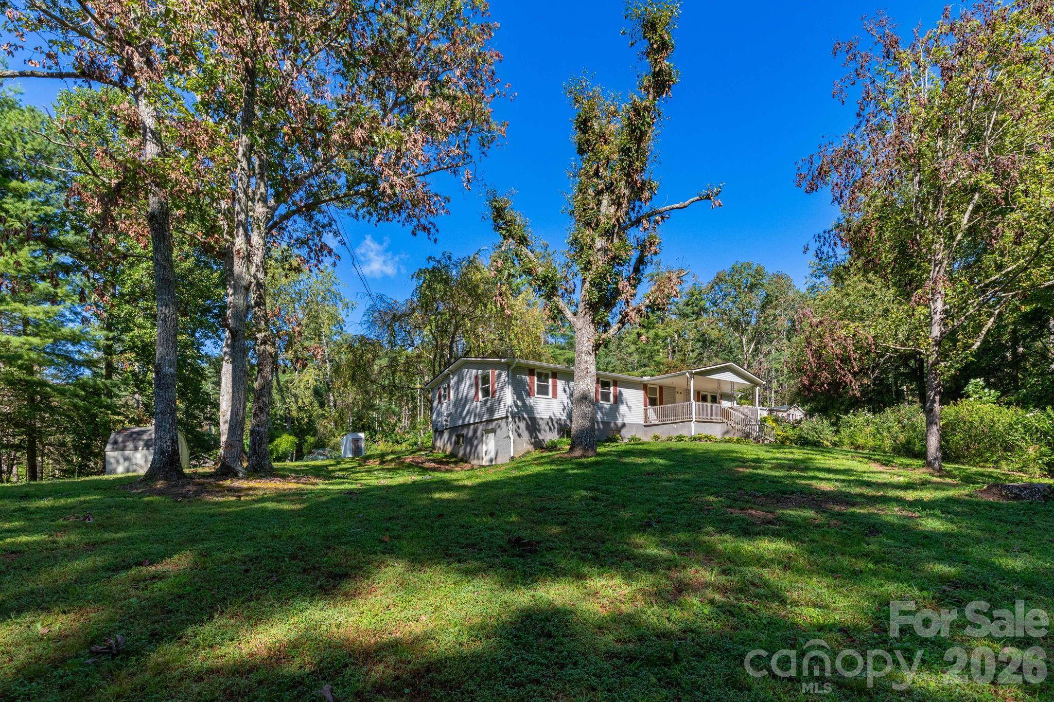 38 Mountainberry LN, Fairview, NC 28730