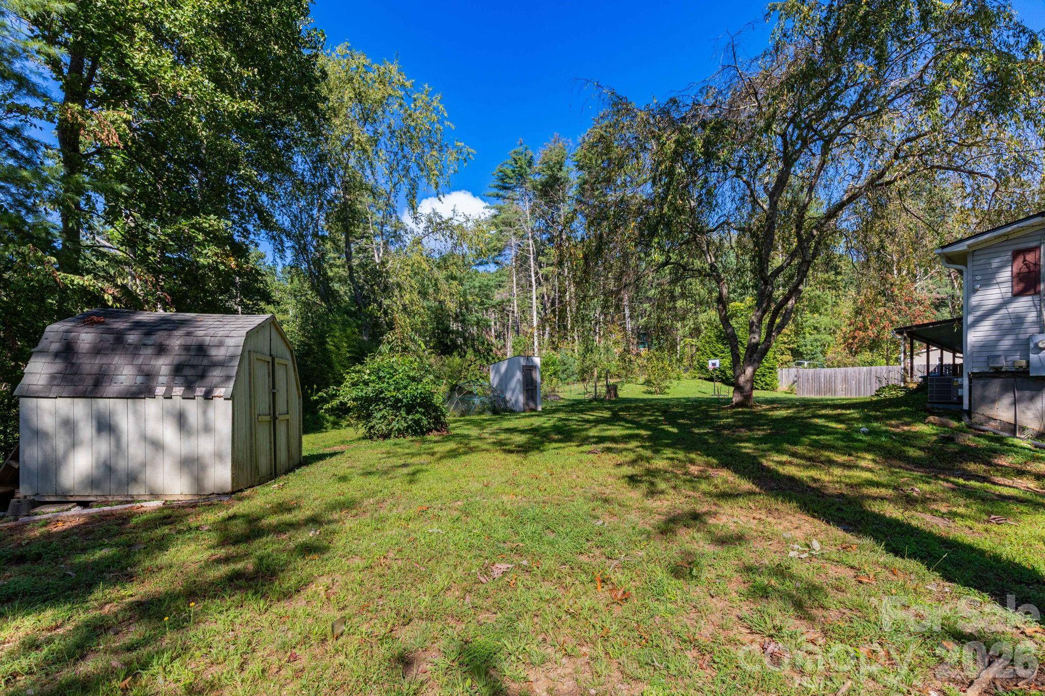 38 Mountainberry LN, Fairview, NC 28730