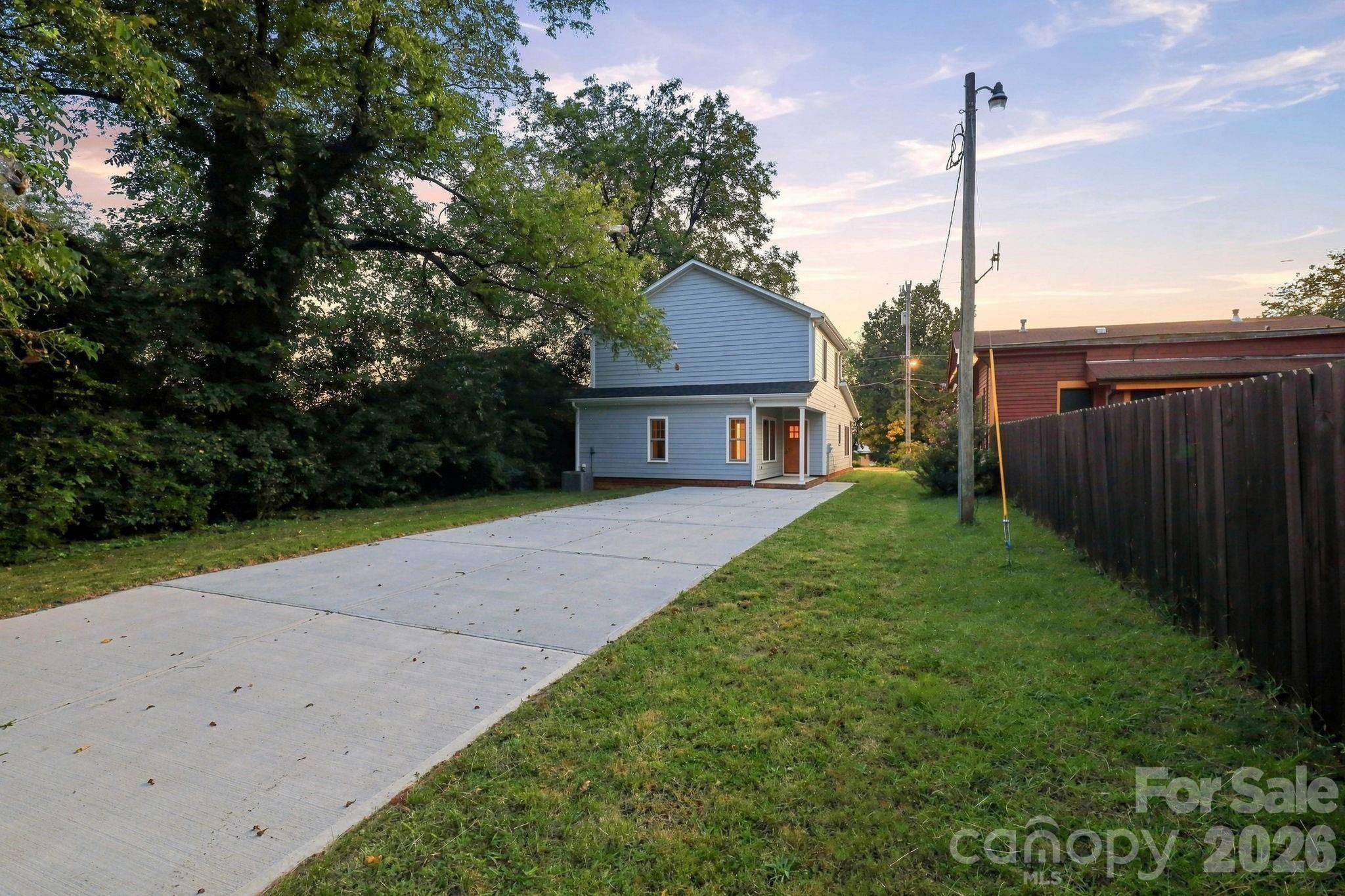 629 S Race ST, Statesville, NC 28677
