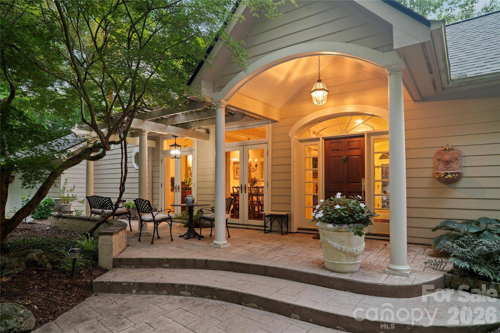 4 Citadel LN, Hendersonville, NC 28739