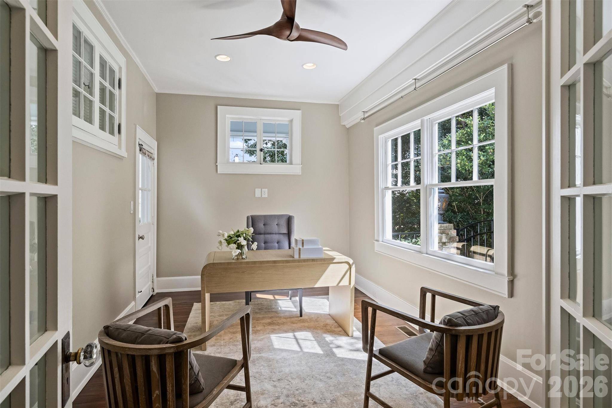 1136 Queens RD, Charlotte, NC 28207