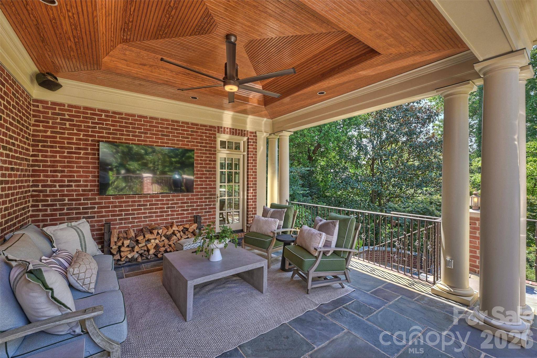 2115 Foxcroft Woods LN, Charlotte, NC 28211