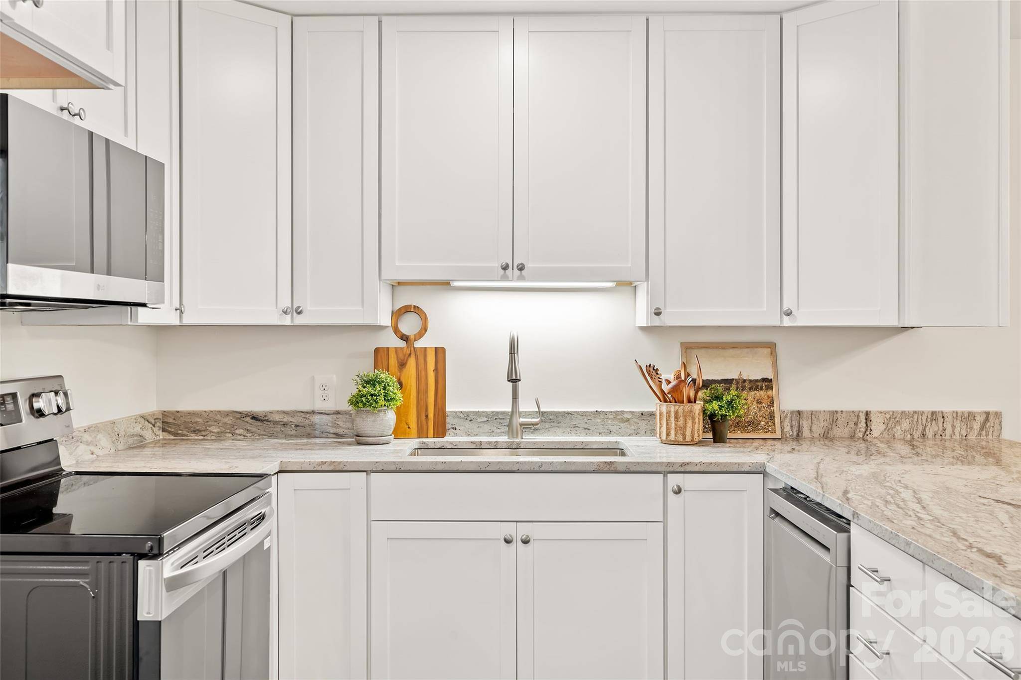 131 Colony DR, Arden, NC 28704