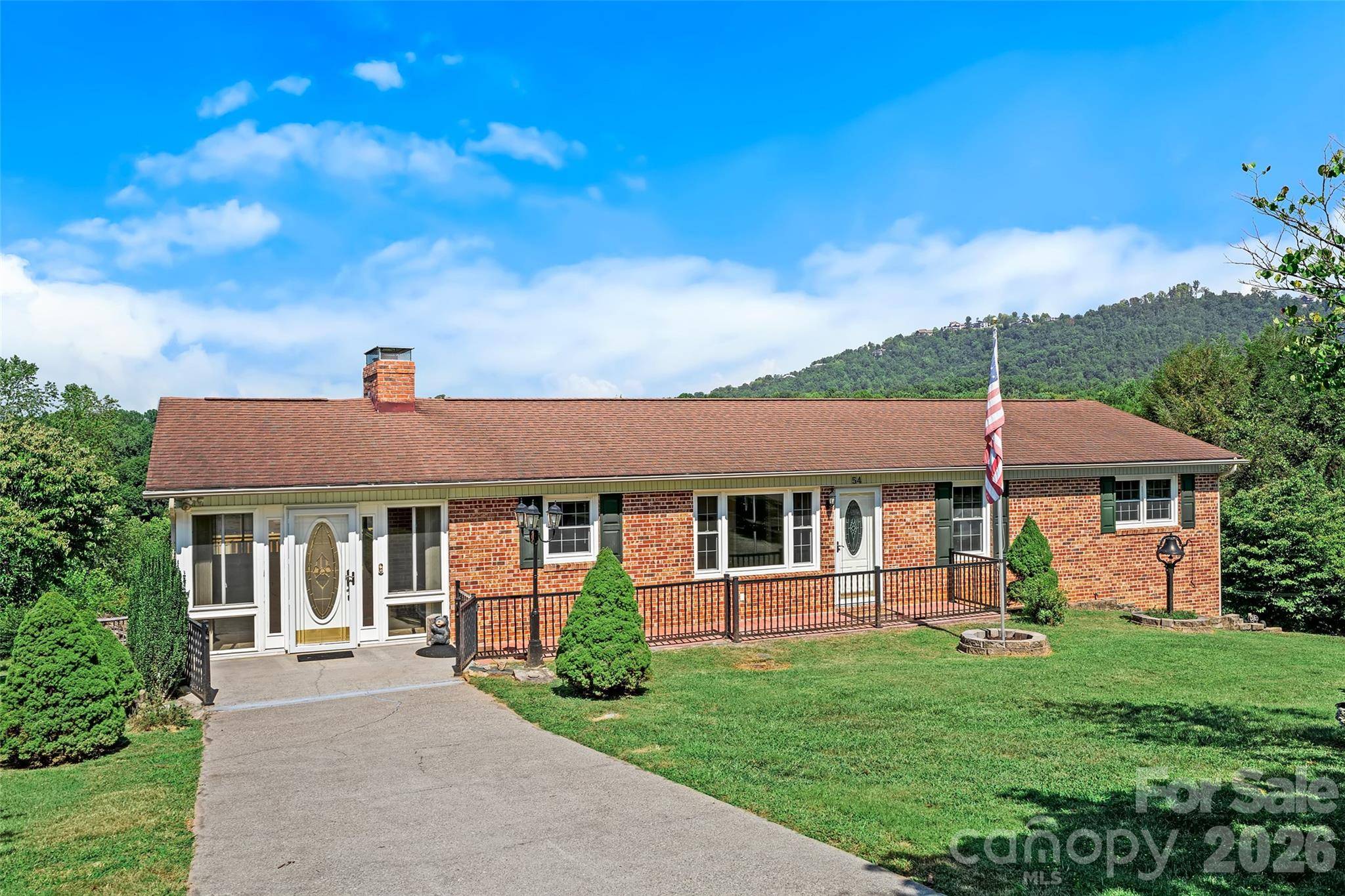 54 Terrace DR, Weaverville, NC 28787