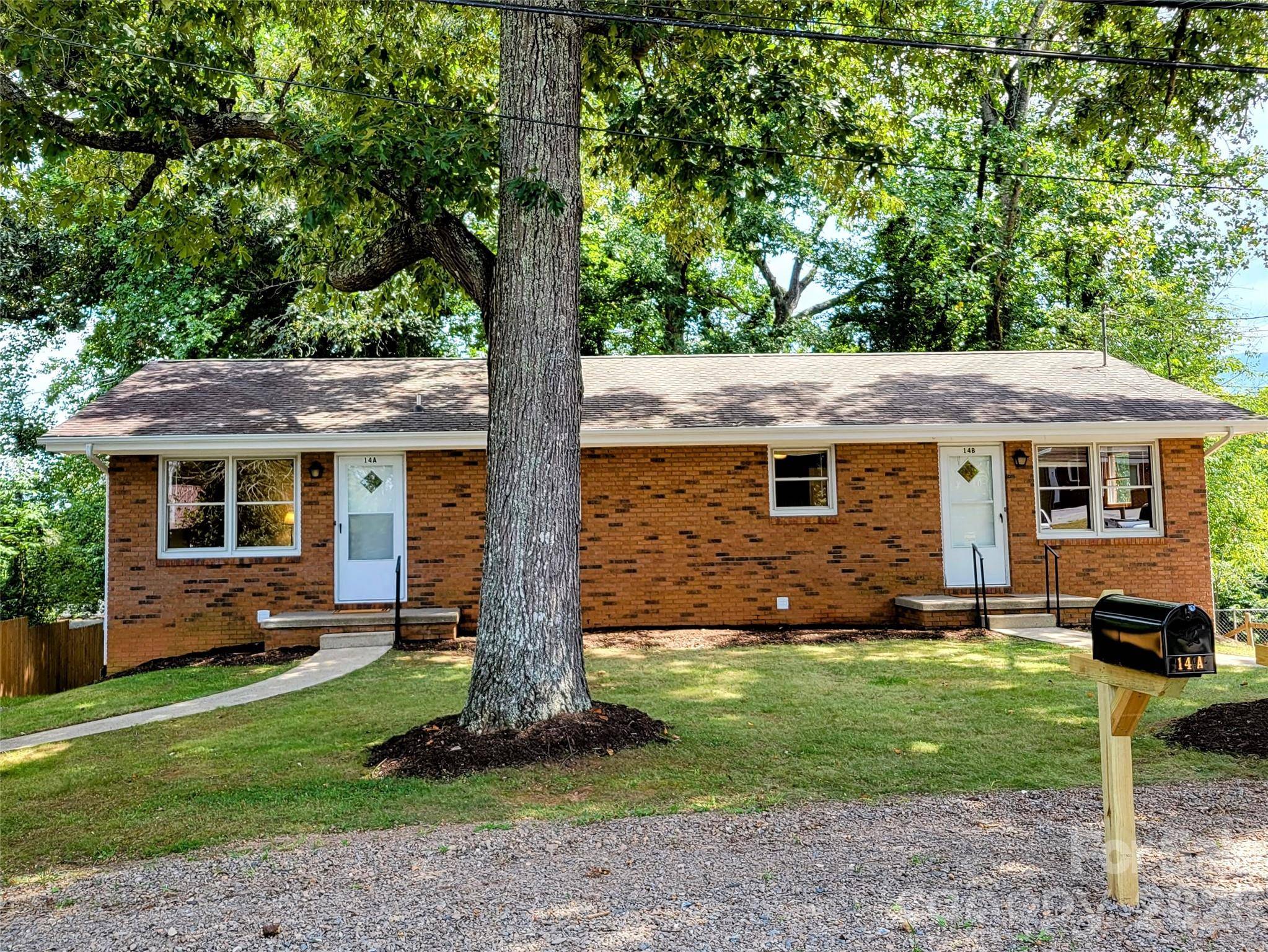 14 Oteen Church RD, Asheville, NC 28805