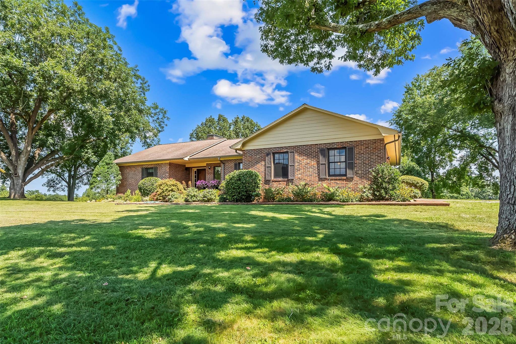 402 Catawba ST, Morganton, NC 28655