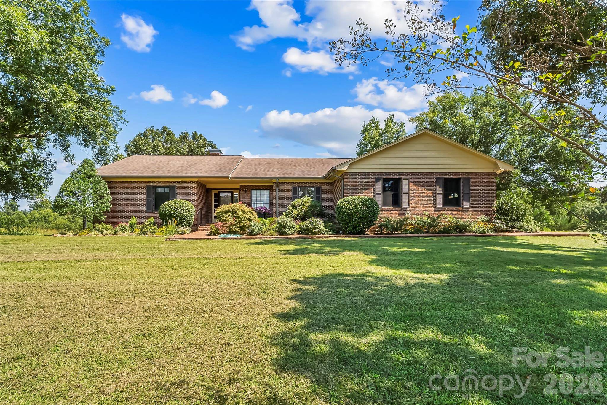 402 Catawba ST, Morganton, NC 28655