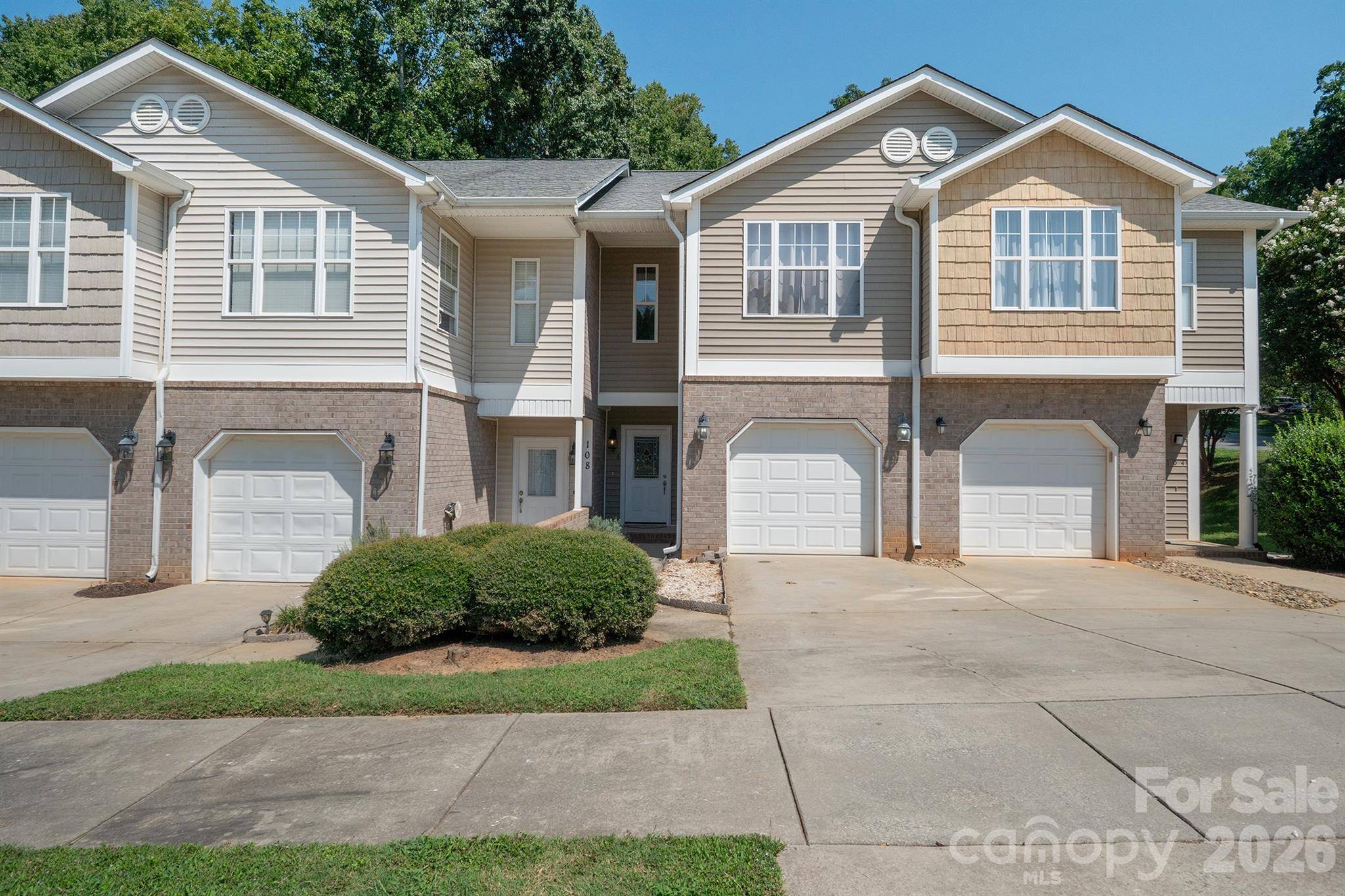 106 Sherman Oaks LN, Mooresville, NC 28115