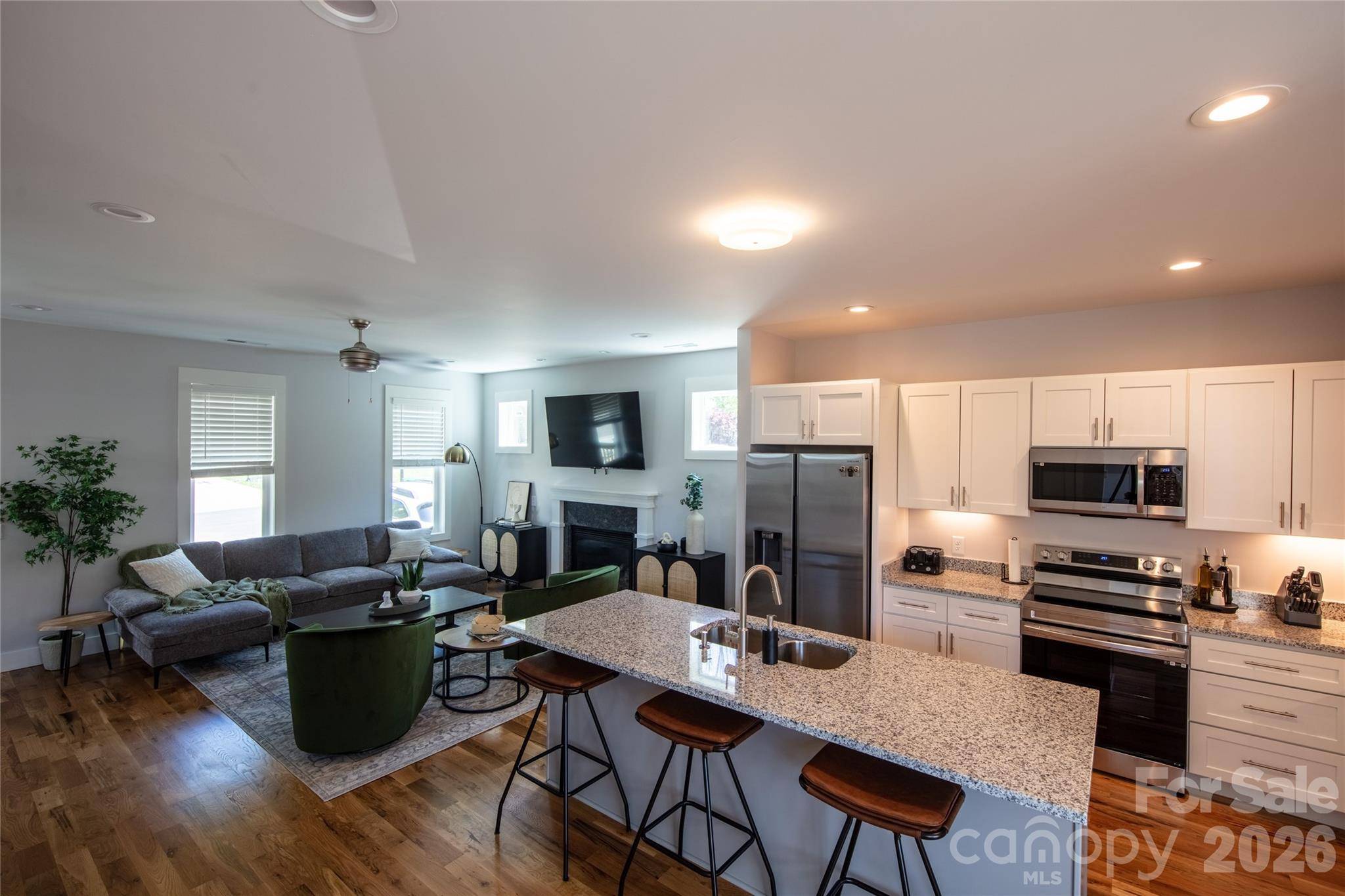 20 Loblolly LN, Asheville, NC 28803