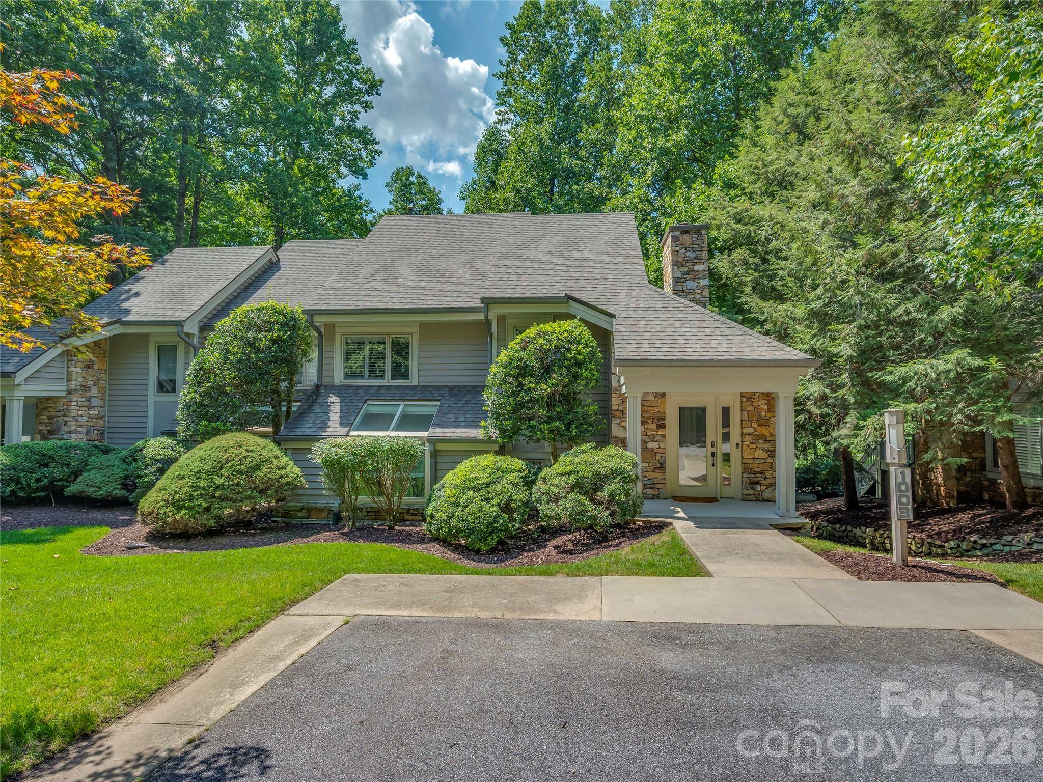 1003 Indian Cave RD, Hendersonville, NC 28739