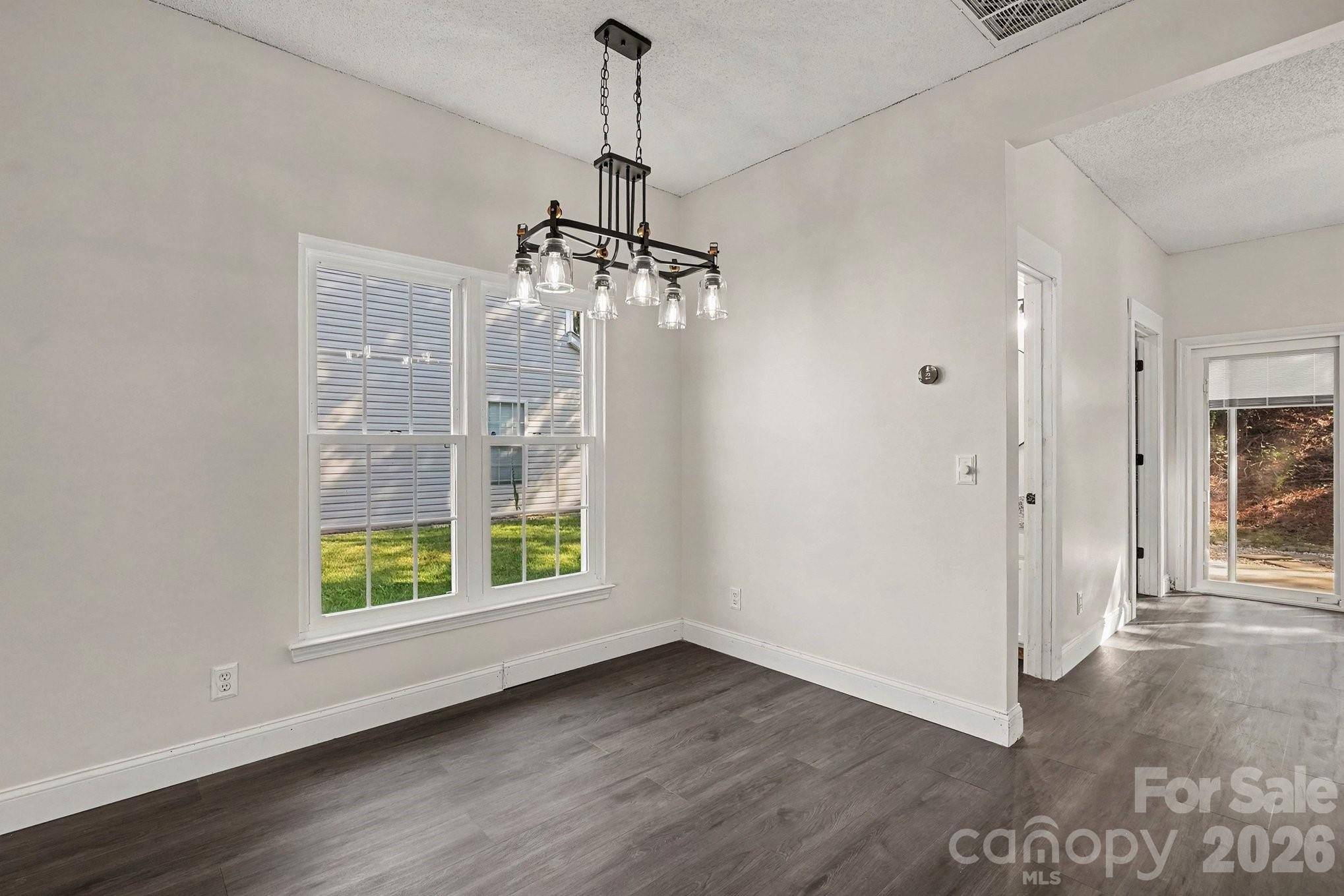 8041 Stoneham CT, Charlotte, NC 28105