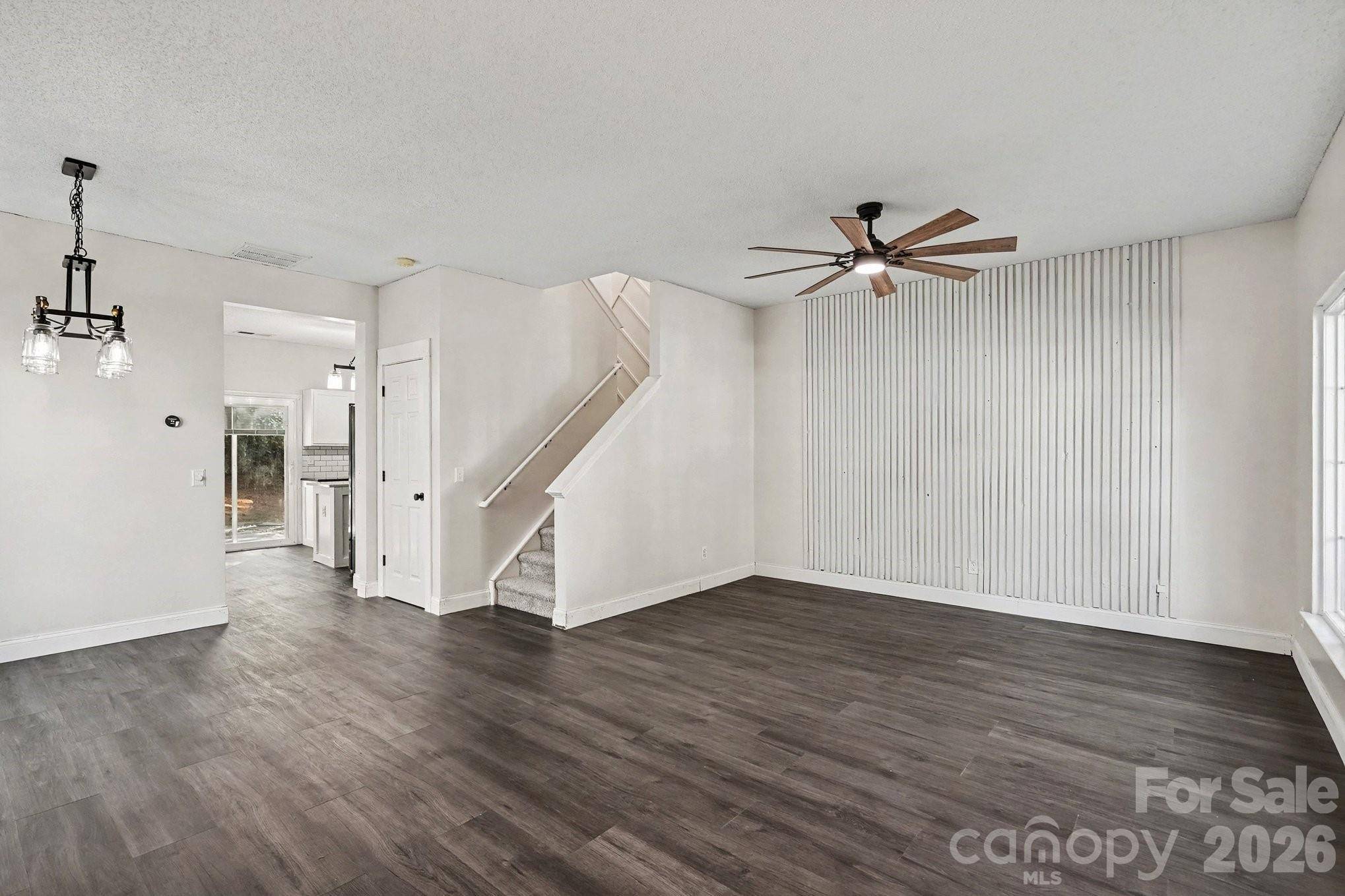 8041 Stoneham CT, Charlotte, NC 28105