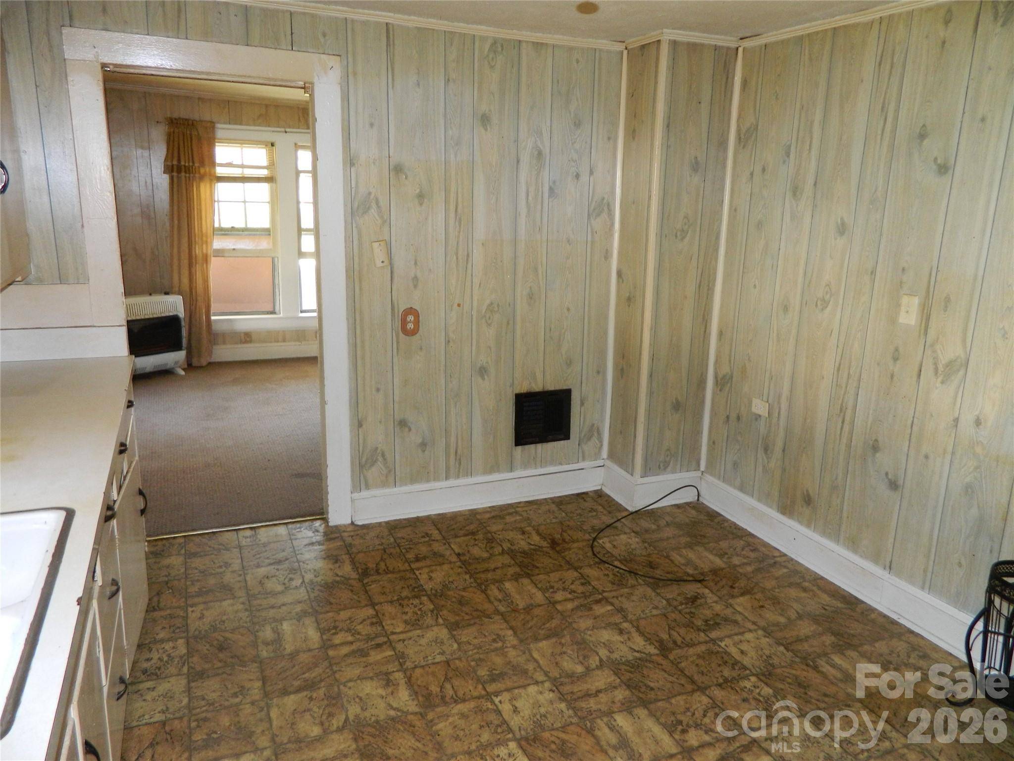 310 Reform ST SW, Lenoir, NC 28645