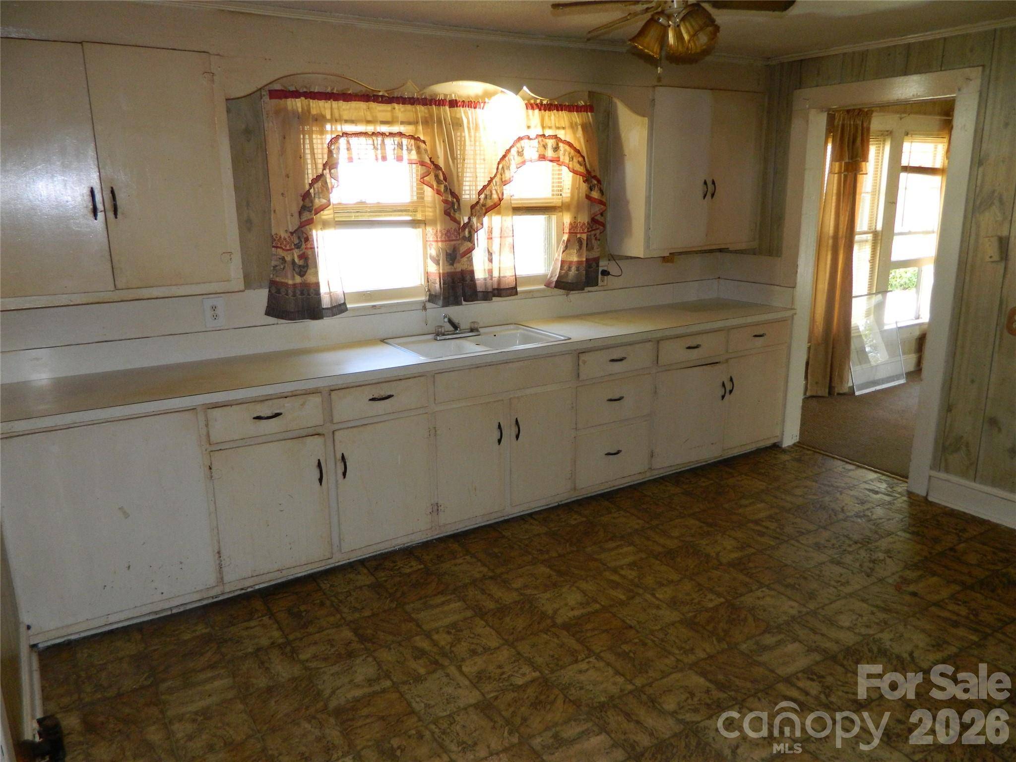 310 Reform ST SW, Lenoir, NC 28645