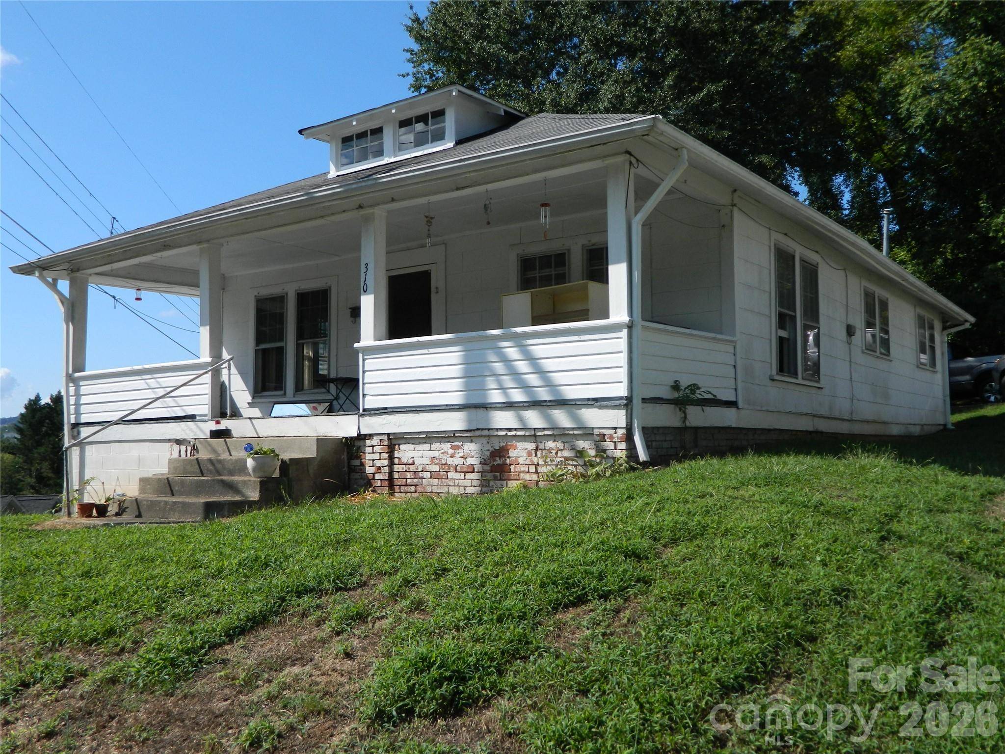 310 Reform ST SW, Lenoir, NC 28645