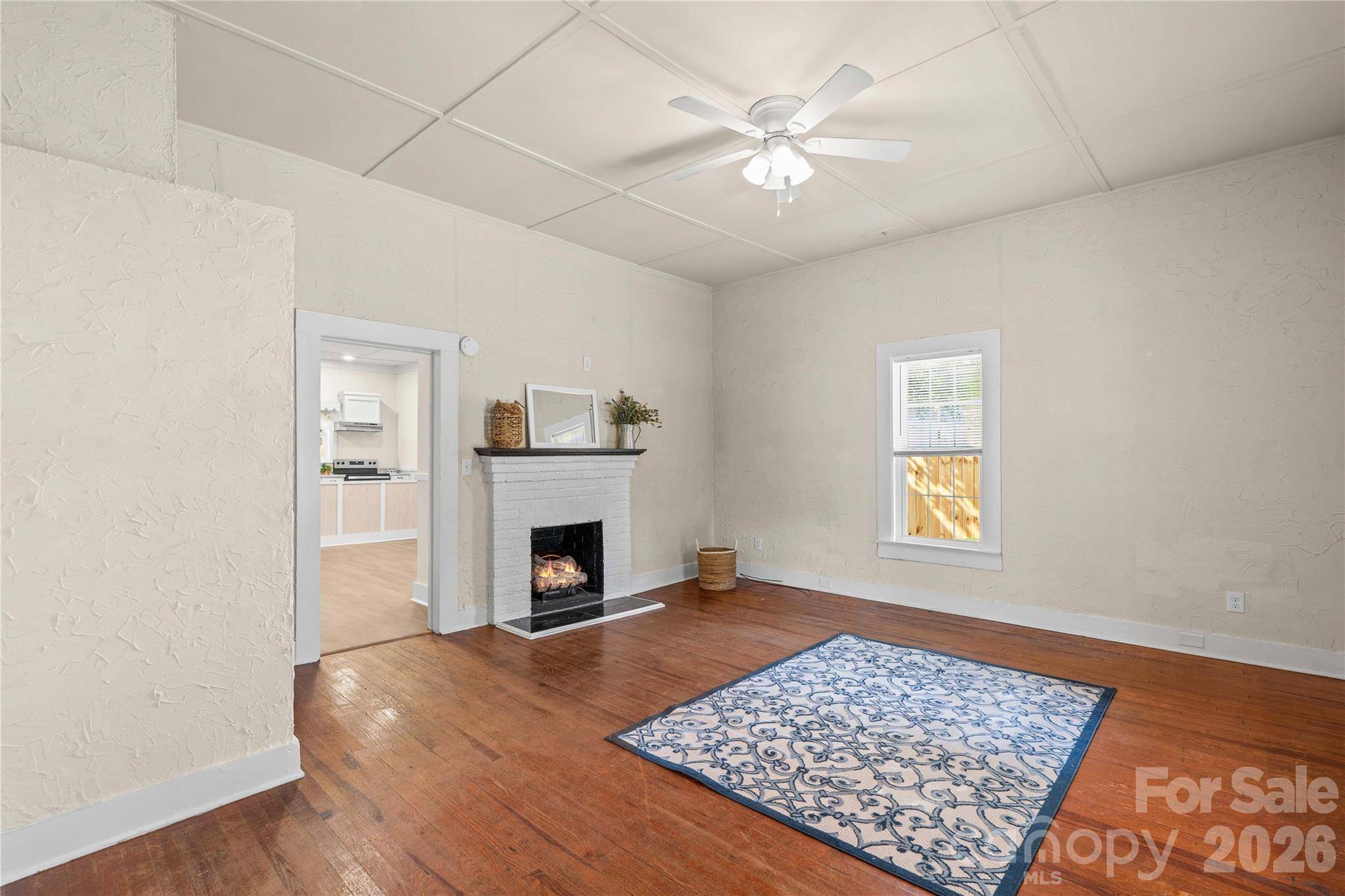 209 E Wilson AVE, Mooresville, NC 28115