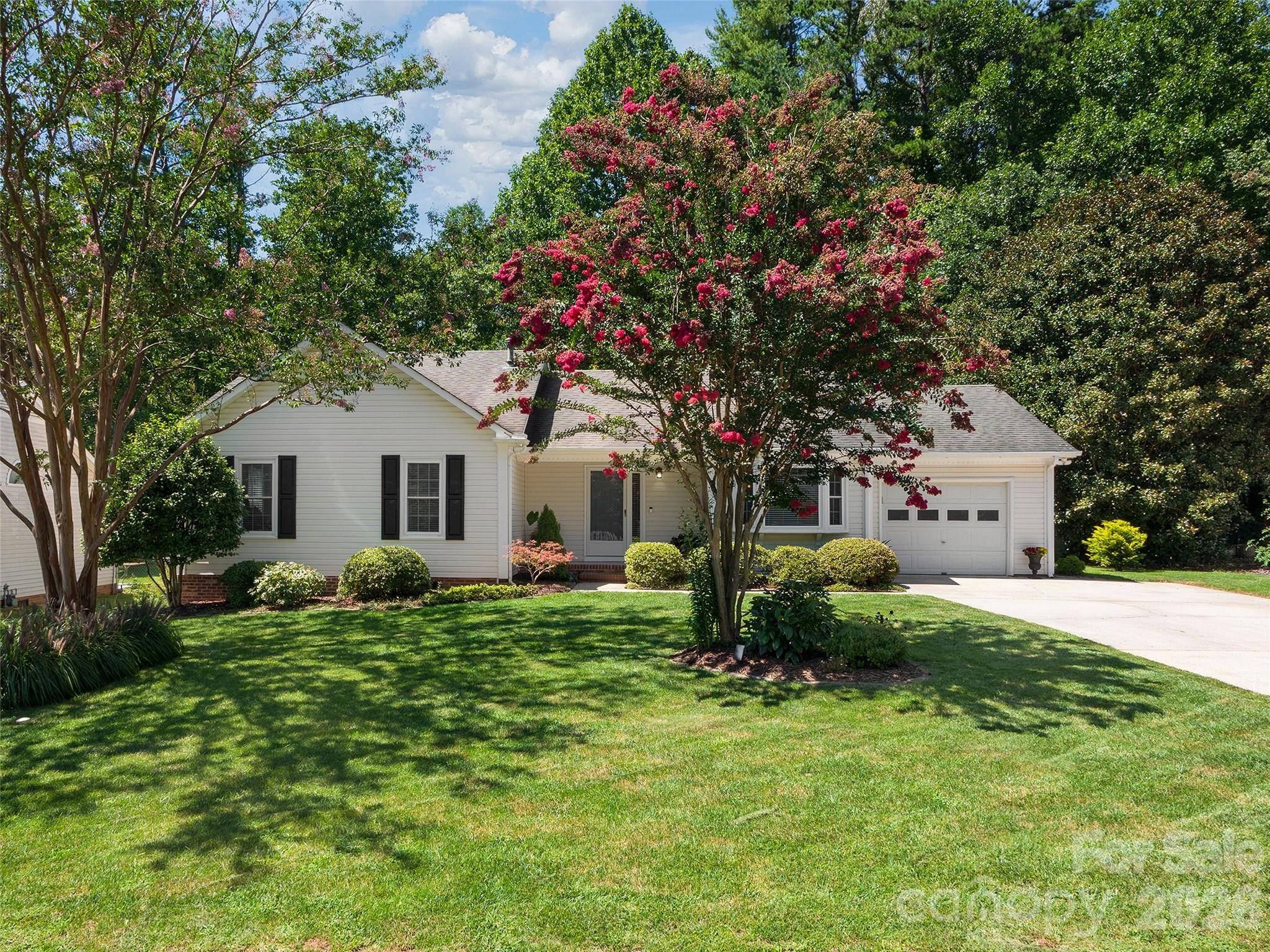22 Southchase DR, Fletcher, NC 28732
