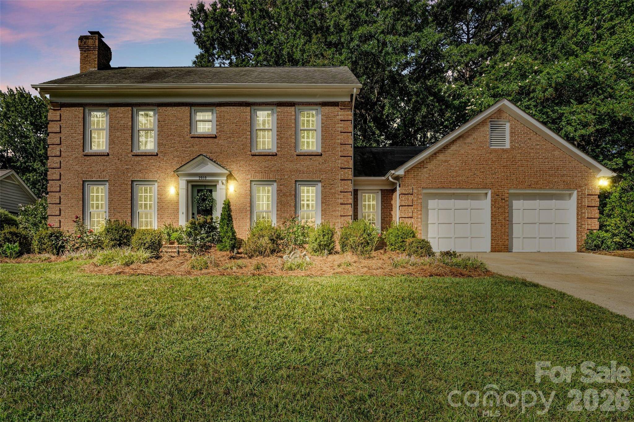 2010 Glendalough LN, Matthews, NC 28105