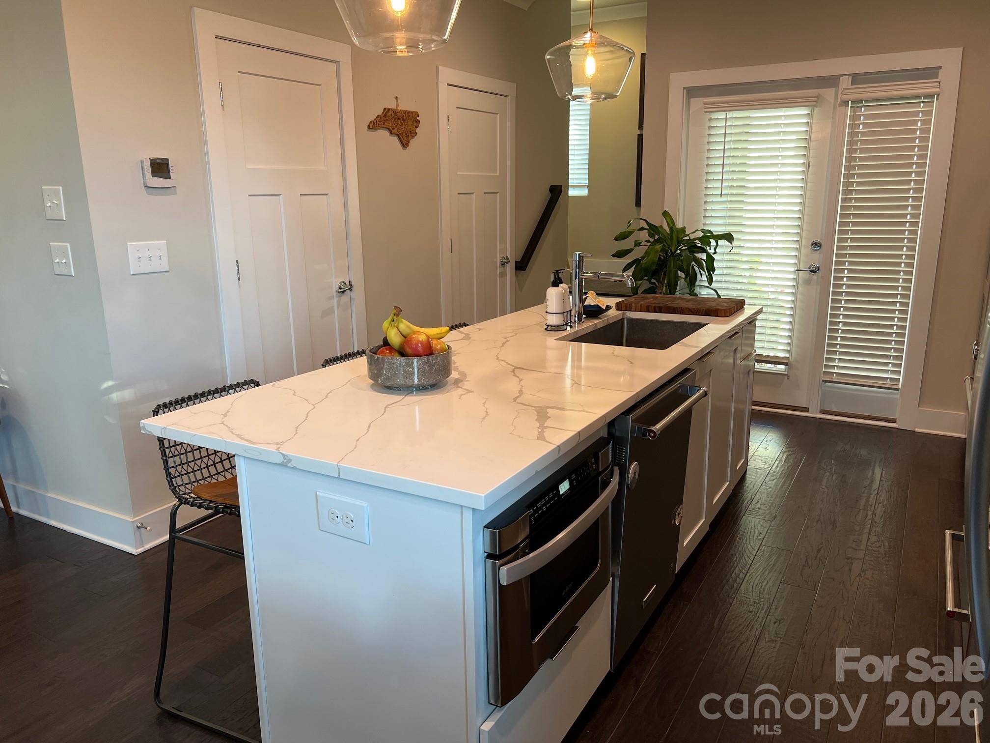 223 Uptown West DR, Charlotte, NC 28208