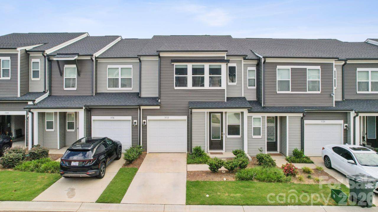 3132 Hutton Gardens LN, Charlotte, NC 28269