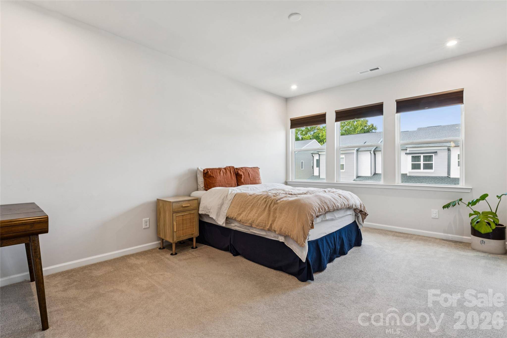3132 Hutton Gardens LN, Charlotte, NC 28269