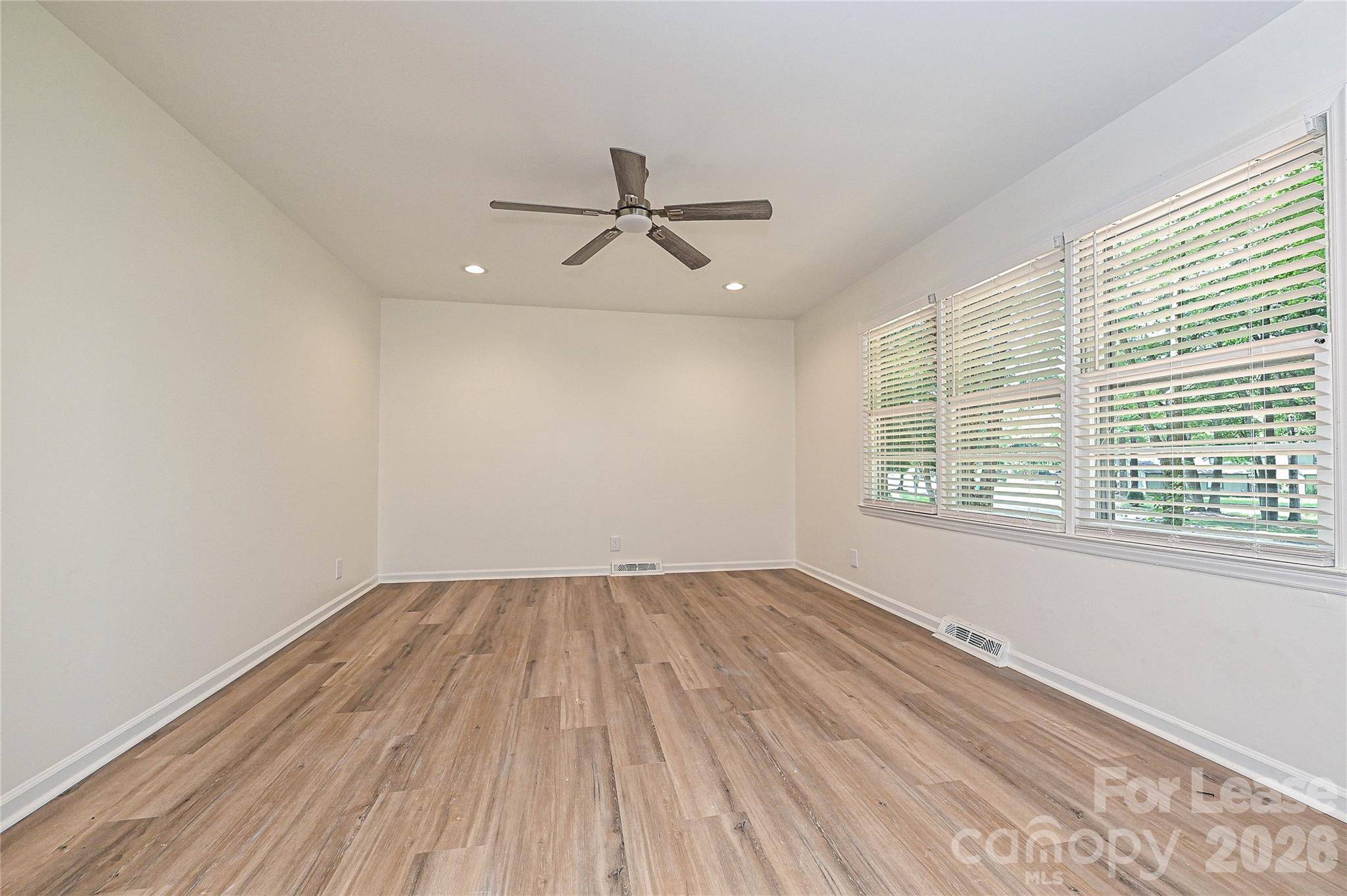 5121 Farm Pond LN, Charlotte, NC 28212