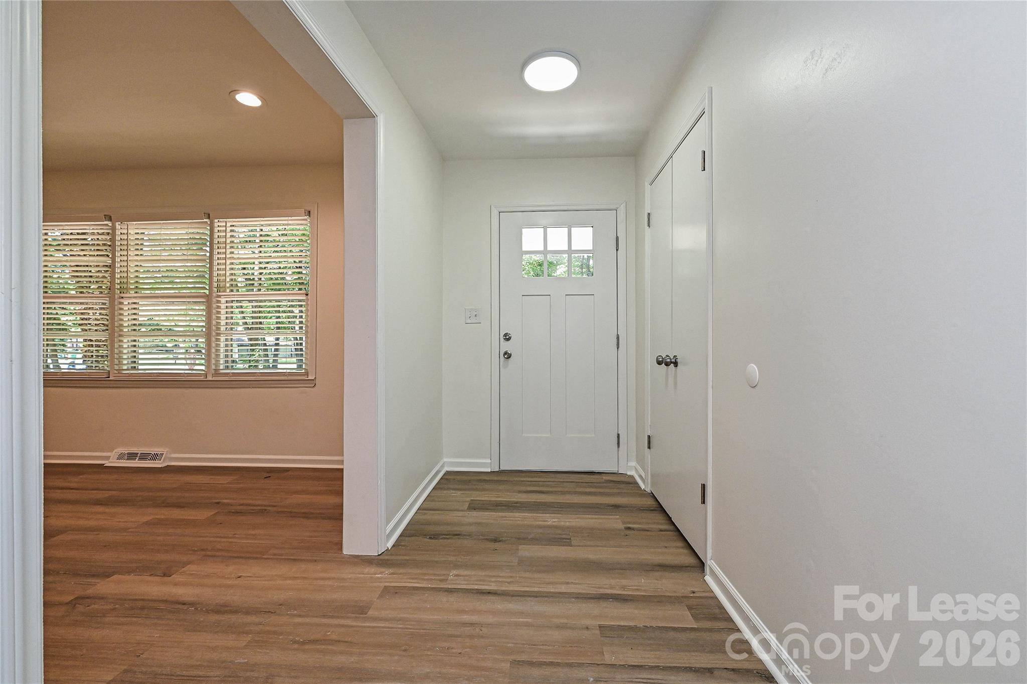 5121 Farm Pond LN, Charlotte, NC 28212