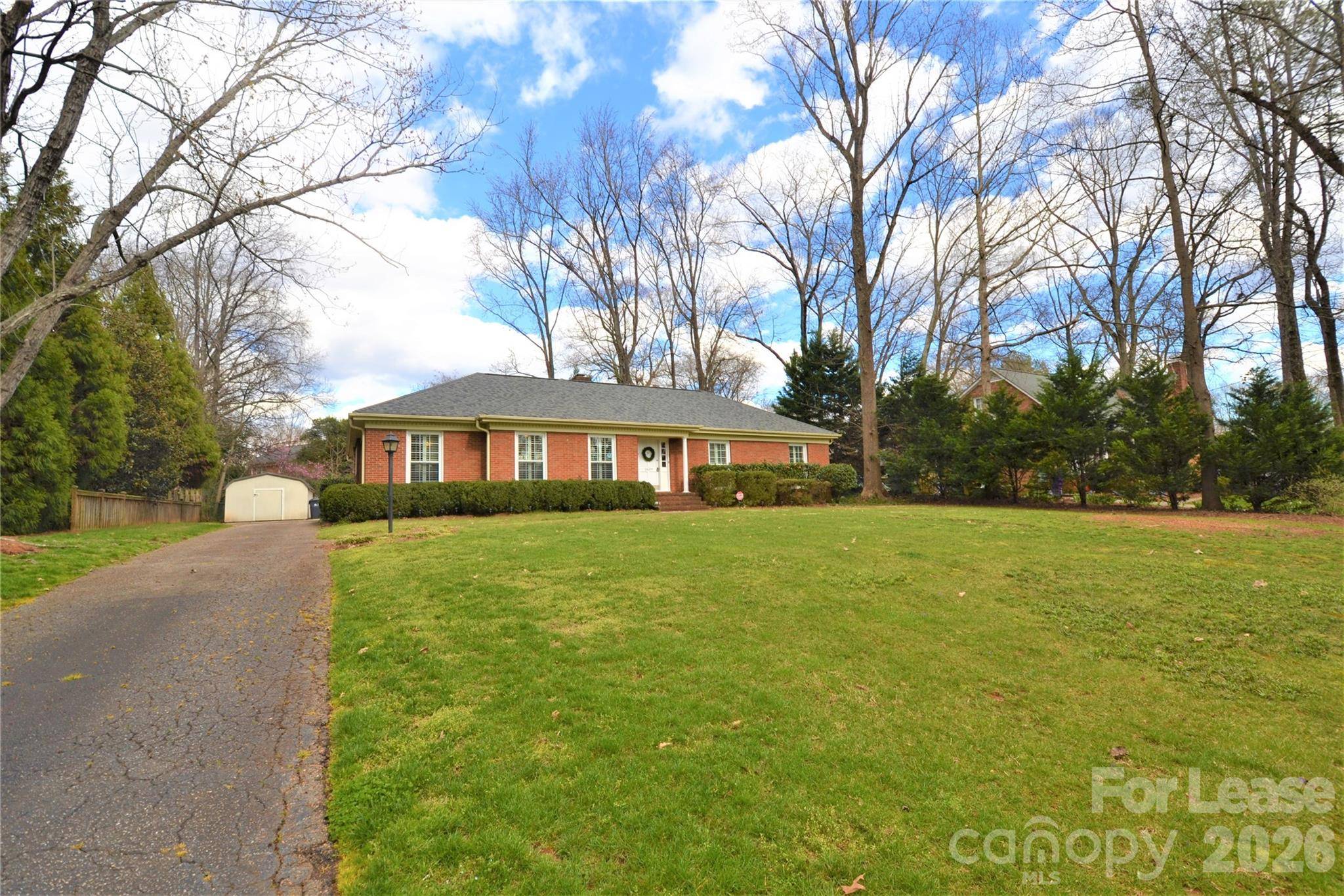 2409 Huntingtowne Farms LN, Charlotte, NC 28210