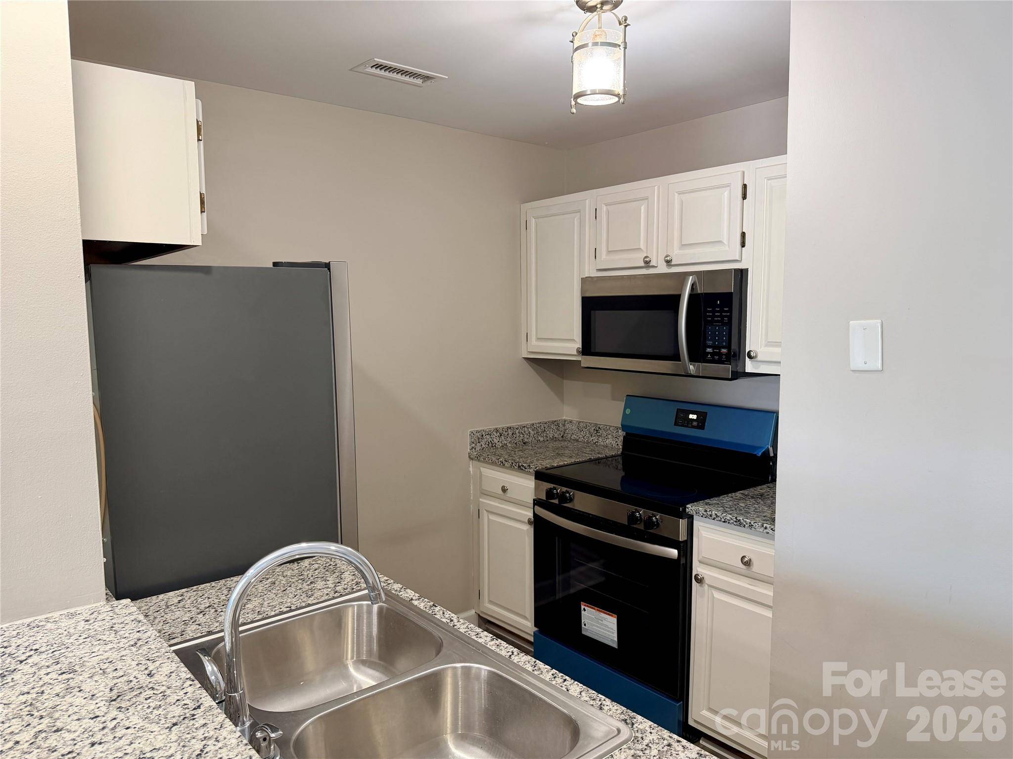 18771 Vineyard Point LN, Cornelius, NC 28031