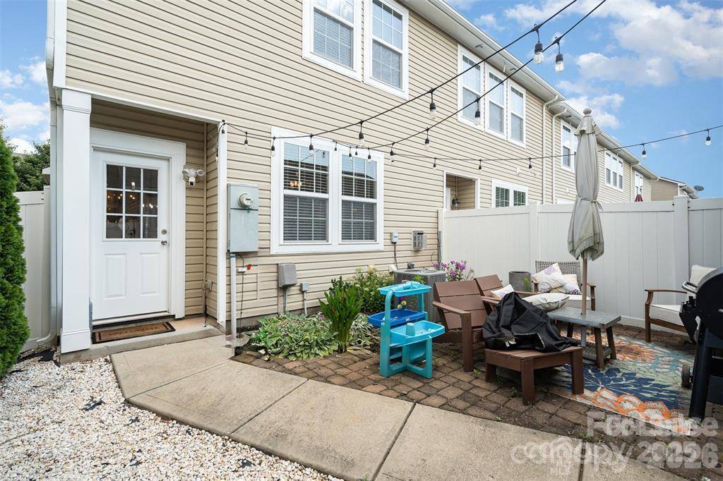 8245 Viewpoint LN, Cornelius, NC 28031