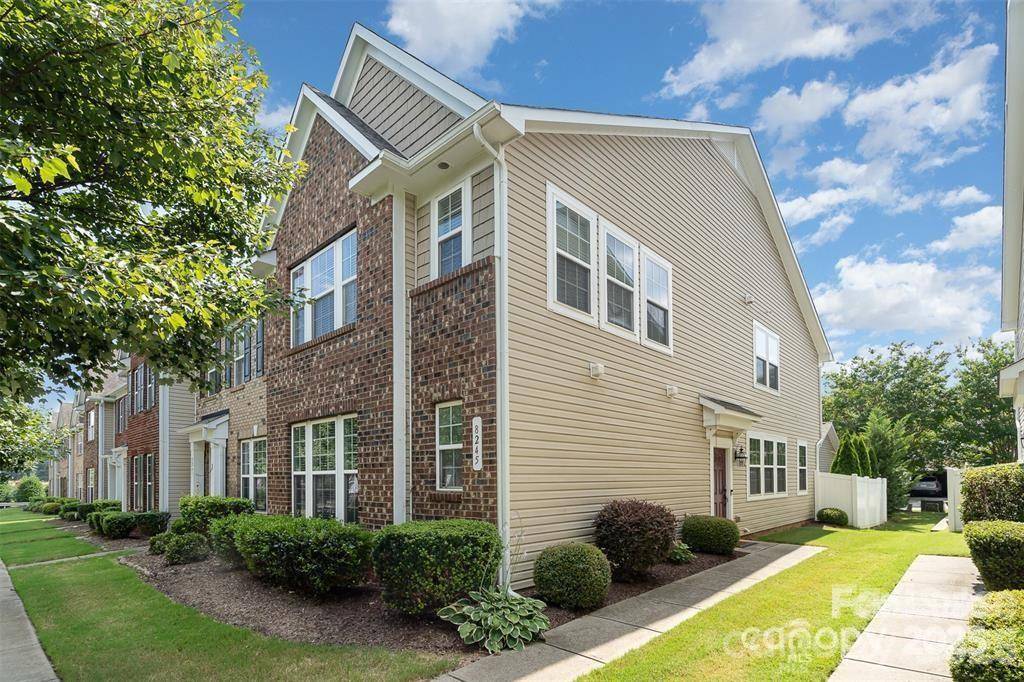 8245 Viewpoint LN, Cornelius, NC 28031