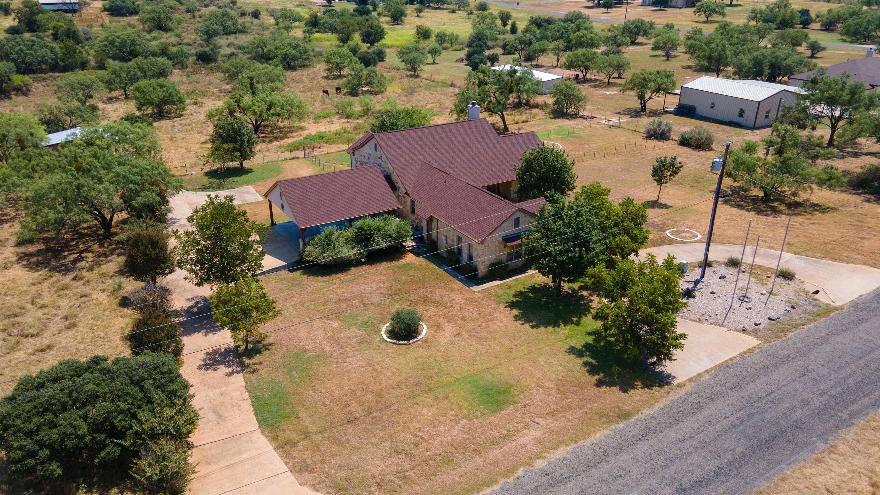 108 LEGEND HILLS BLVD., Llano, TX 78643